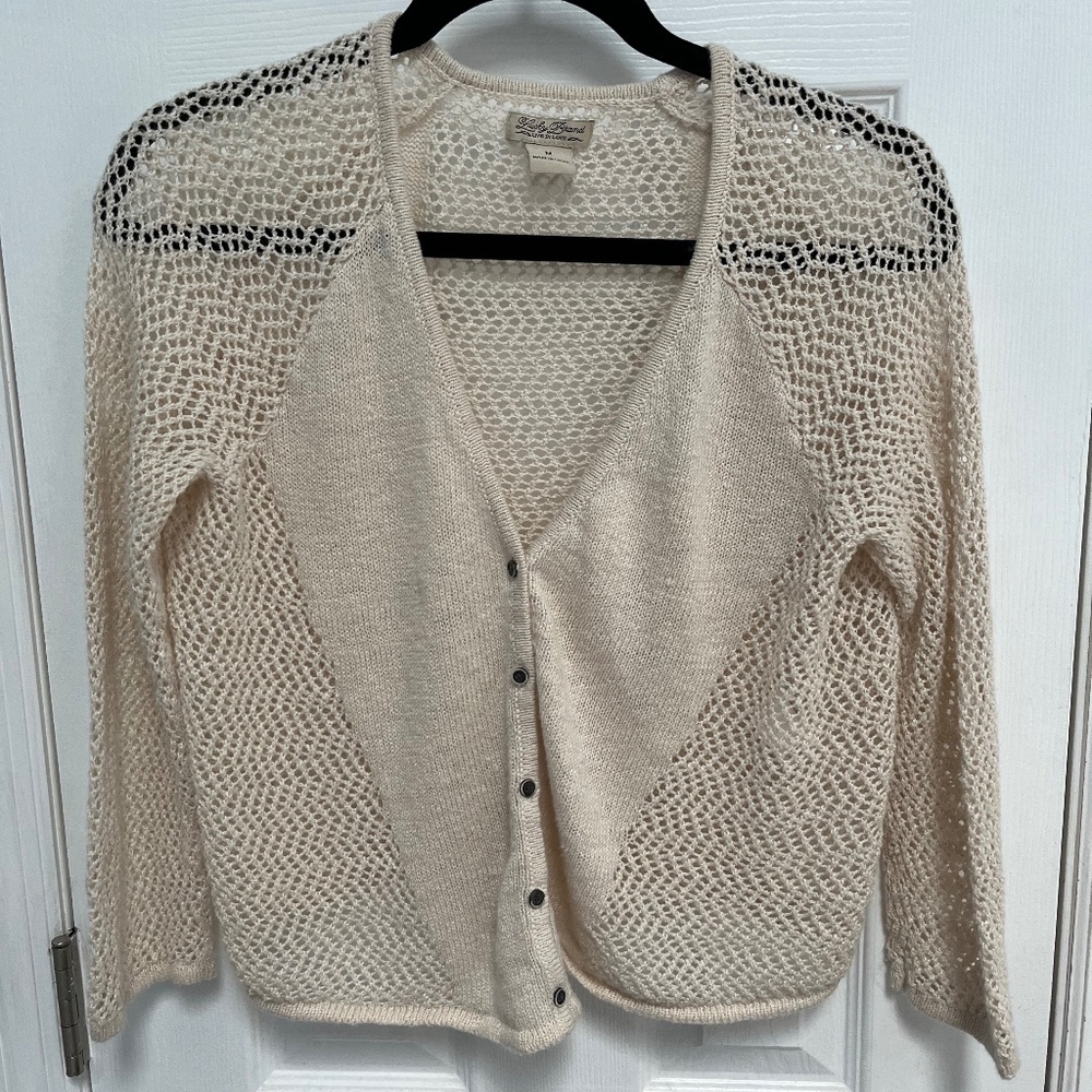 Lucky brand button down v-neck long sleeve crotchet top medium beige tan